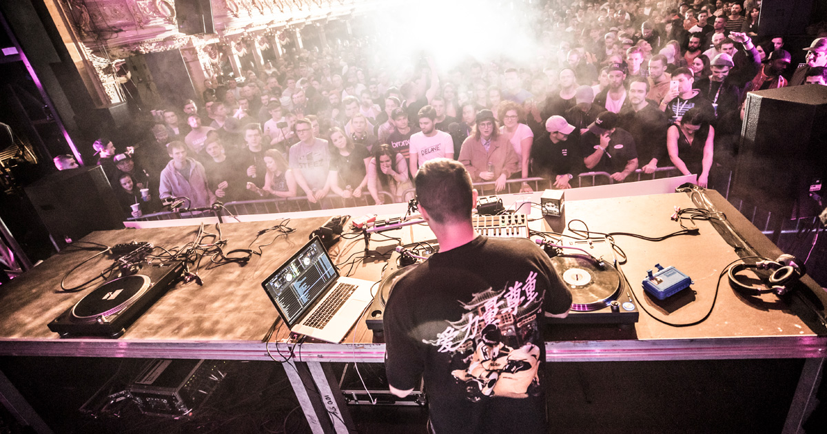 Top Categories DJ City is a proud local family business supplying professional sound, lighting and audio visual equipment to DJ’s, entertainers, club, bar and restaurant owners, zumba instructors and .